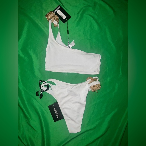 NWT Pretty Little Thing White Bikini 3 PiceceSet with Sheer Cover-Up size 6-FLAW - Picture 4 of 16